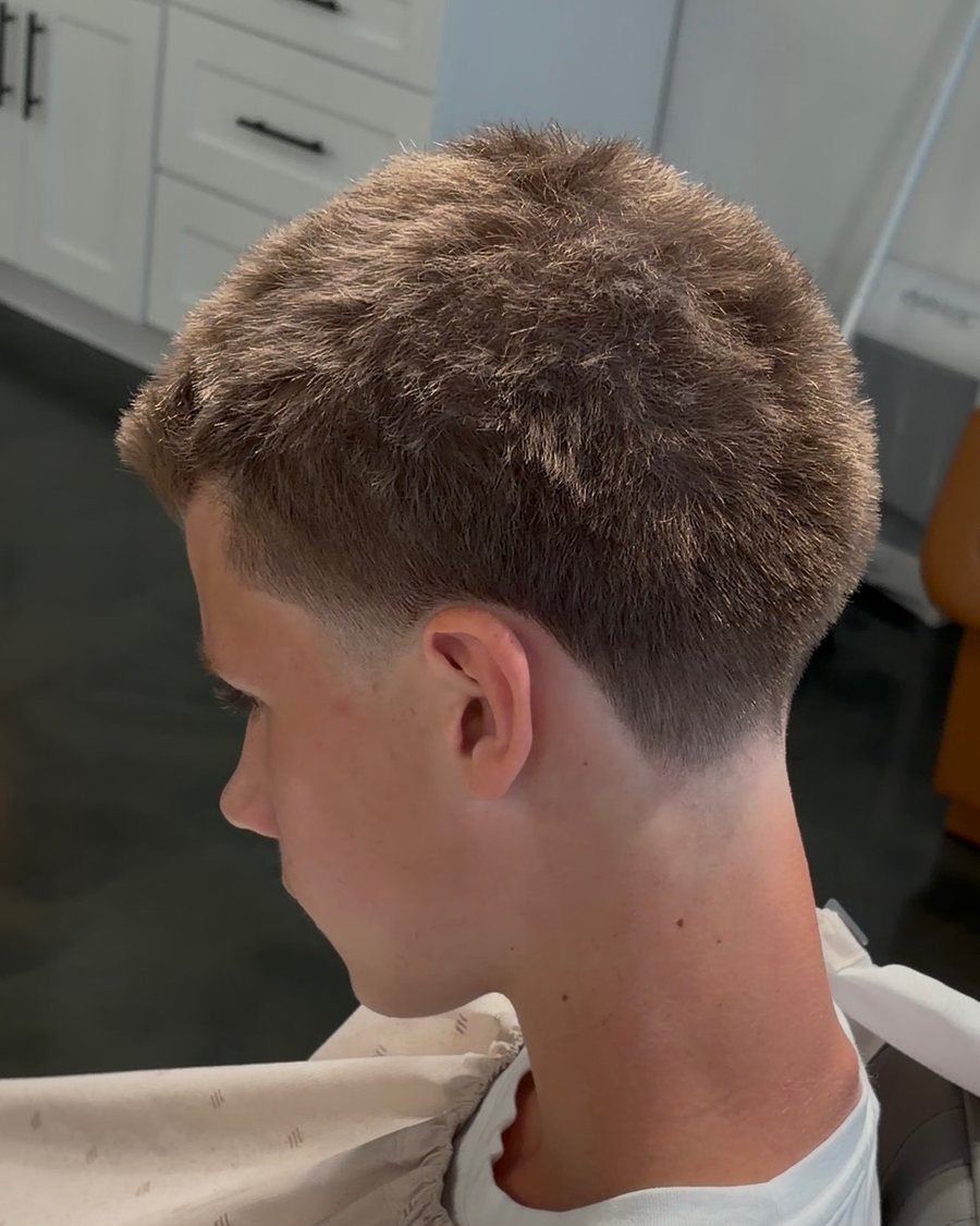 Short crop with a taper