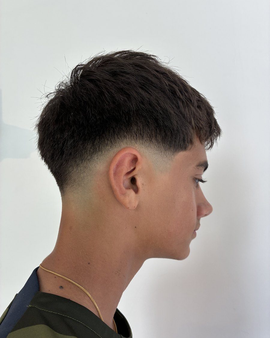Textured crop with a low taper, side profile